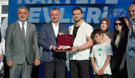 Kartepe'de 144 aile yeni yuvalarına kavuştu: Başkan Büyükakın'dan kentsel dönüşümde 'zehirli dil' uyarısı
