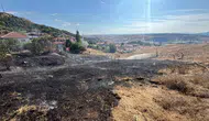 Bozüyük'te Söğüt Yolu üzerindeki otluk alanda çıkan yangın korkuttu