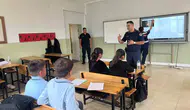 Bilecik'te jandarma ekipleri öğrencilere dijital dünyada korunmanın yollarını anlattı