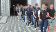 Borsa yatırım vaadiyle 4,5 milyon liralık vurgun yapan şebekeye 8 ilde darbe