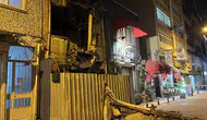 Bakırköy'de metruk binanın çöküşü saniye saniye kaydedildi