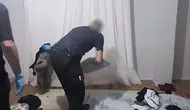 Bursa'da narkotik baskını: Hem uyuşturucu hem de hırsızlık suçundan aranan şüpheli yakalandı