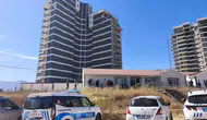 Denizli'de rezidans inşaatında gergin bekleyiş: İşçiler çatıya çıktı