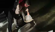 Erzurum'un iç sularında ekolojik dönüşüm: 340 bin sazan yavrusu doğaya bırakıldı
