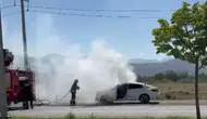 Bakıma götürülen otomobil yolda alevlere teslim oldu