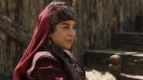 Yeşim Ceren Bozoğlu Kimdir? “Taşacak Bu Deniz” Dizisinin Zarife’sinin Hayatı ve Kariyeri