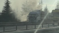 Eskişehir-Bursa yolunda seyir halindeki tır alev aldı