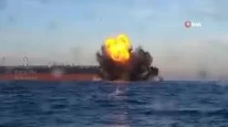 Kocaeli açıklarında vurulan geminin isabet aldığı anın görüntüleri çıktı