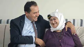 Menteşe'de asırlık çınarlara vefa ziyareti: 102 yaşındaki büyüklerle duygusal buluşma
