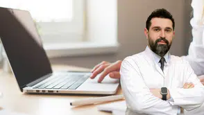 Uzmanı uzun süre klavye ve mouse ile çalışanları uyardı: "Tedavi edilmezse kalıcı sinir hasarı oluşabilir"