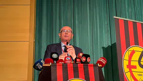 Kazım Kurt: "Eskişehirspor Siyaset Üstüdür, Herkes Sahip Çıkmalı"