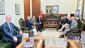 CHP’nin Yeni Yönetimi Eskişehir Valisi Yılmaz’ı Ziyaret Etti