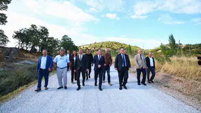 Demirci'de 12 mahalleyi birbirine bağlayan 46 kilometrelik ulaşım hattı yenilendi