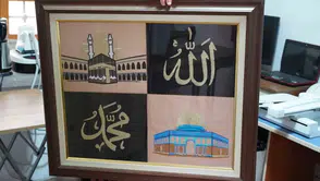 Rüyasında gördüğü manevi sembolleri 200 bin iğne darbesiyle kumaşa işledi
