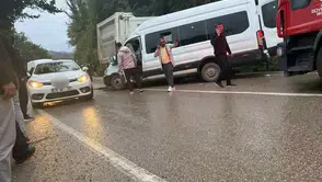 Fatsa yolunda öğrenci servisi ile kamyon çarpıştı: 1 can kaybı