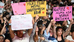 Yıldız Tilbe'den Tarihi Konser: 200 Bin Kişiyle İstiklal Marşı