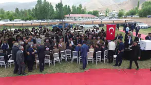 Cilo Dağları'nın gölgesinde 15 bin kişilik dev buluşma: Takı töreni kalktı, kardeşlik mesajı öne çıktı