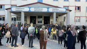Yüksekova'da 30 bin öğrenci için okul zili çaldı