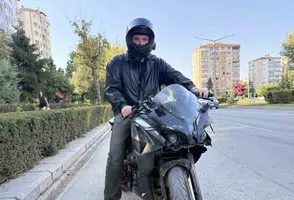 Eskişehir'de motosikletini otoparktan aldı, 5 dakika sonra kaza yaptı
