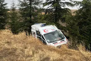 Eskişehir’de Hasta Nakleden Ambulans Kaza Yaptı: 3 Yaralı
