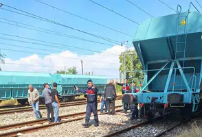 Eskişehir’de vagona çıkan çocuk ve babası akıma kapıldı