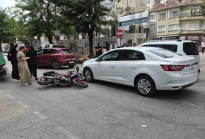 Eskişehir’de otomobil ve motosiklet çarpıştı