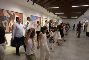 Eskişehir’de Kız Çocukları Babalarıyla Dans Etti