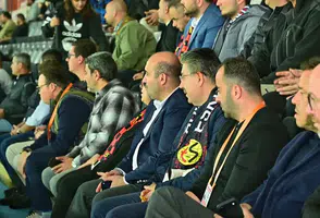 Vali Erdinç Yılmaz, Eskişehirspor Maçını Tribünden İzliyor