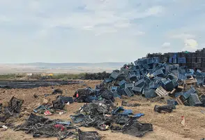 Eskişehir Tepebaşı'nda Binlerce Plastik Kasa Alevlere Teslim Oldu