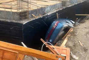 Eskişehir’de Otomobil İnşaat Temeline Düştü