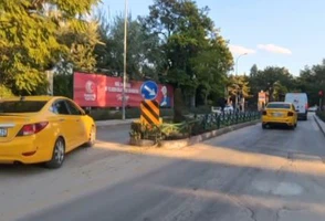 Eskişehir’de Trafikten Kaçan Taksi Ters Yöne Girdi