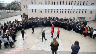 Bozüyük’te Kumral Abdal Anadolu Lisesi Öğrencilerine Yangın Eğitimi