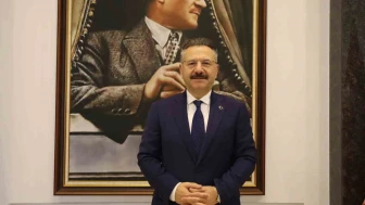 Vali Hüseyin Aksoy, İstiklal Marşı'nın Kabulünün 104. Yılında Mehmet Akif Ersoy'u Andı