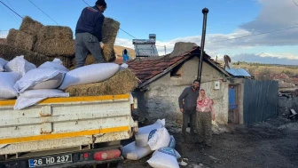 Eskişehir Büyükşehir Belediyesi’nden Sivrihisarlılara Yem Desteği!