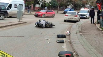 Otomobille Çarpışan Motosiklet Sürücüsü Ağır Yaralandı