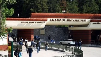 Anadolu Üniversitesi YDYO Öğrencilere Sadece Dil Öğretmiyor