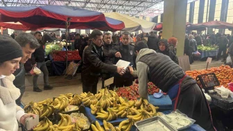 Odunpazarı Belediyesi Semt Pazarlarında Terazi ve Etiket Denetimleri Yapıyor