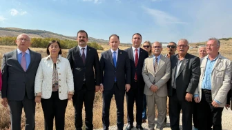 CHP’li Deniz Yavuzyılmaz Beylikova’daki nadir toprak elementleri sahasında konuştu: “AK Parti 23 yılı kaybetti”