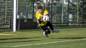 Tarık Çetin Kimdir? Fenerbahçe’ye Geri Dönen Kaleci Kaç Yaşında, Nereli ve Hangi Takımlarda Oynadı?