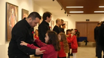 Eskişehir’de Kız Çocukları Babalarıyla İlk Dansını Yaşadı