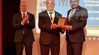 İYİ Parti Tepebaşı’nda bayrak değişimi