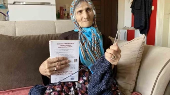 Bir Gözü Görmeyen 70 Yaşındaki Sema Teyze Örüyor, Yoksul Çocuklar Isınıyor