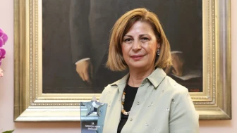 Başkan Ayşe Ünlüce'ye "Yılın Büyükşehir Belediye Başkanı" Ödülü