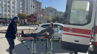 Arkadaşını bıçaklayıp olay yerinde bekledi, polis gözaltına aldı