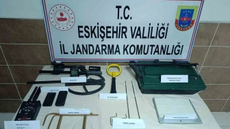 Eskişehir’de kaçak kazı operasyonu: 5 kişi suçüstü yakalandı!