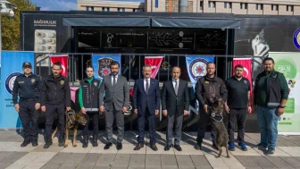 Vali Hüseyin Aksoy’dan Narko Tırı’na ziyaret