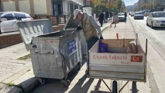 Eskişehir’de 68 Yaşındaki Adam  “Ekmek Teknesi”yle Hayat Mücadelesi Veriyor