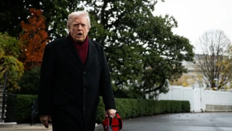 Trump: “Zelenskiy barış planını reddederse küçük yüreğiyle savaşsın”