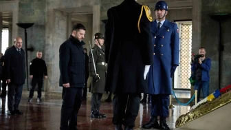 Ukrayna Devlet Başkanı Zelenskiy Anıtkabir’i Ziyaret Etti