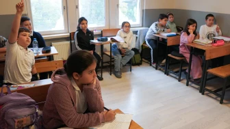 Tepebaşı Belediyesi, Öğrencilerin Eğitimine Katkı Sağlıyor